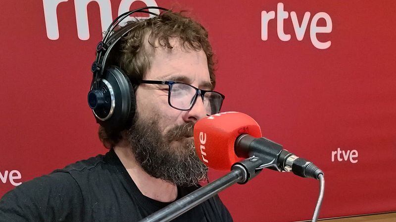 Ac�sticament- BORJA PENALBA: Cantautor errant de la vida i la mort