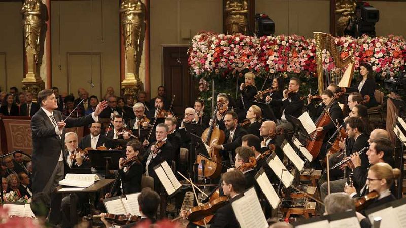 Fila cero - Especial Previo Concierto de A�o Nuevo 2024 - 01/01/24 - escuchar ahora