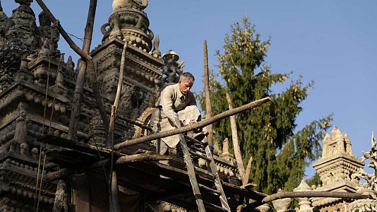 'El palacio ideal'  la alucinante historia del cartero que construy� un palacio para su hija. �Estaba loco
