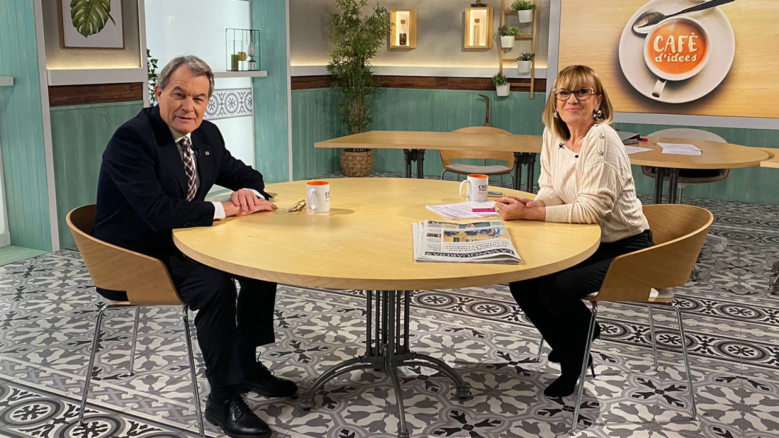 L'expresident de la Generalitat, Artur Mas, en una entrevista al 'Caf� d'idees'