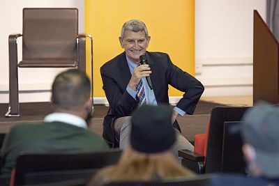Jos� Manuel P�rez Tornero participa en el encuentro 'Construyendo el futuro'