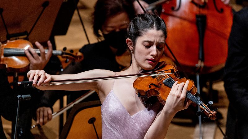 Mar�a Due�as junto a la Orquesta Sinf�nica RTVE